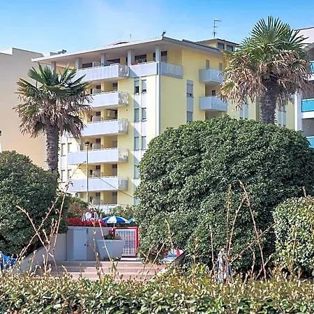 Aurora Aparthotel